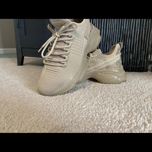 Steve Madden tan sparkly tennis shoes - Picture 2 of 6